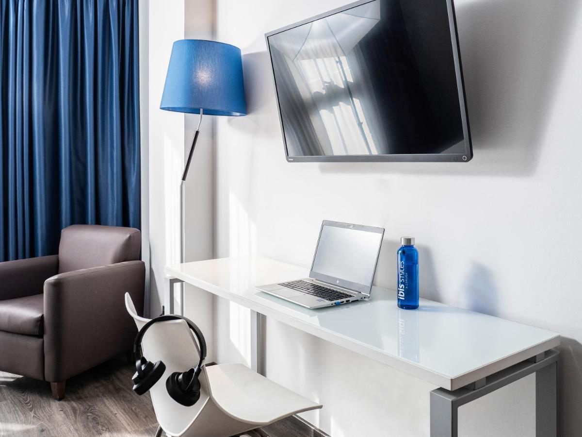 Ibis Styles A Coruna Exterior photo