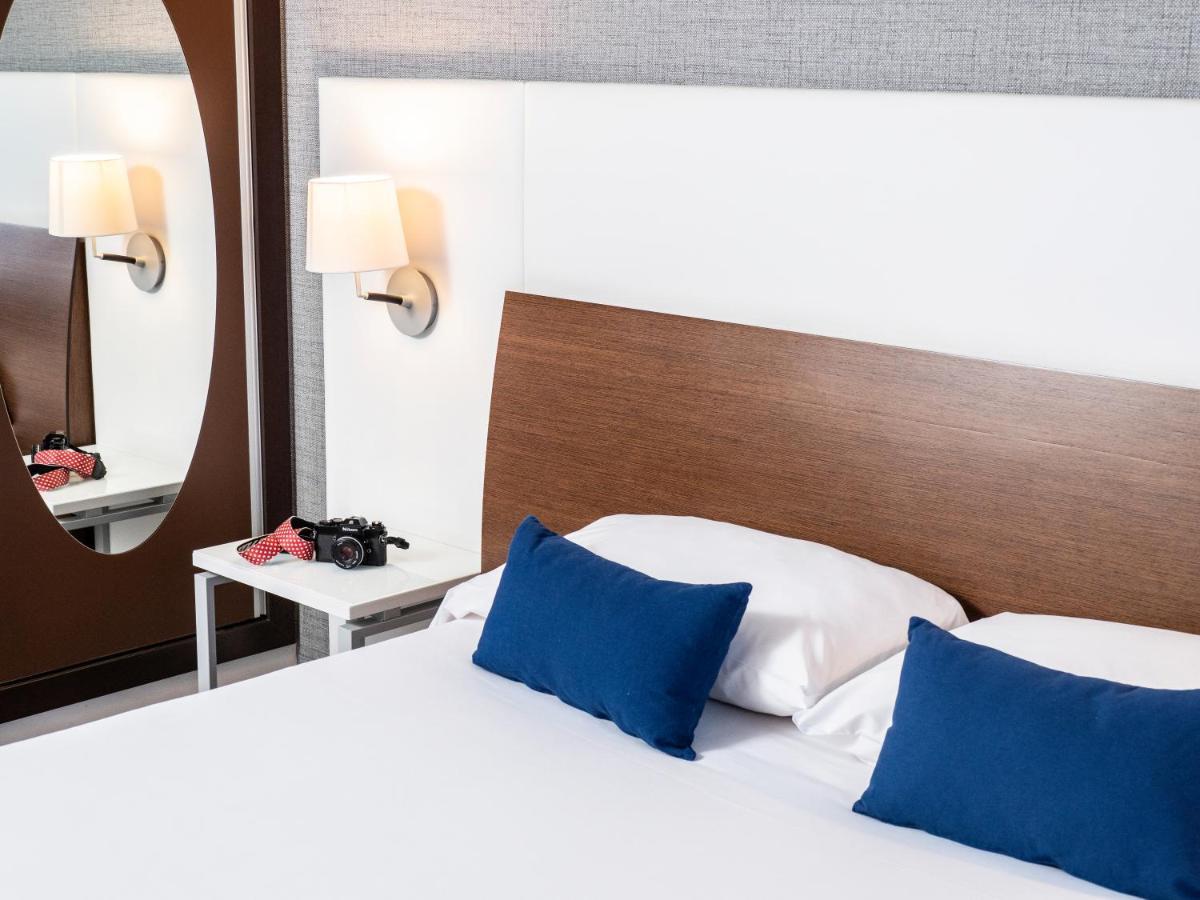 Ibis Styles A Coruna Exterior photo