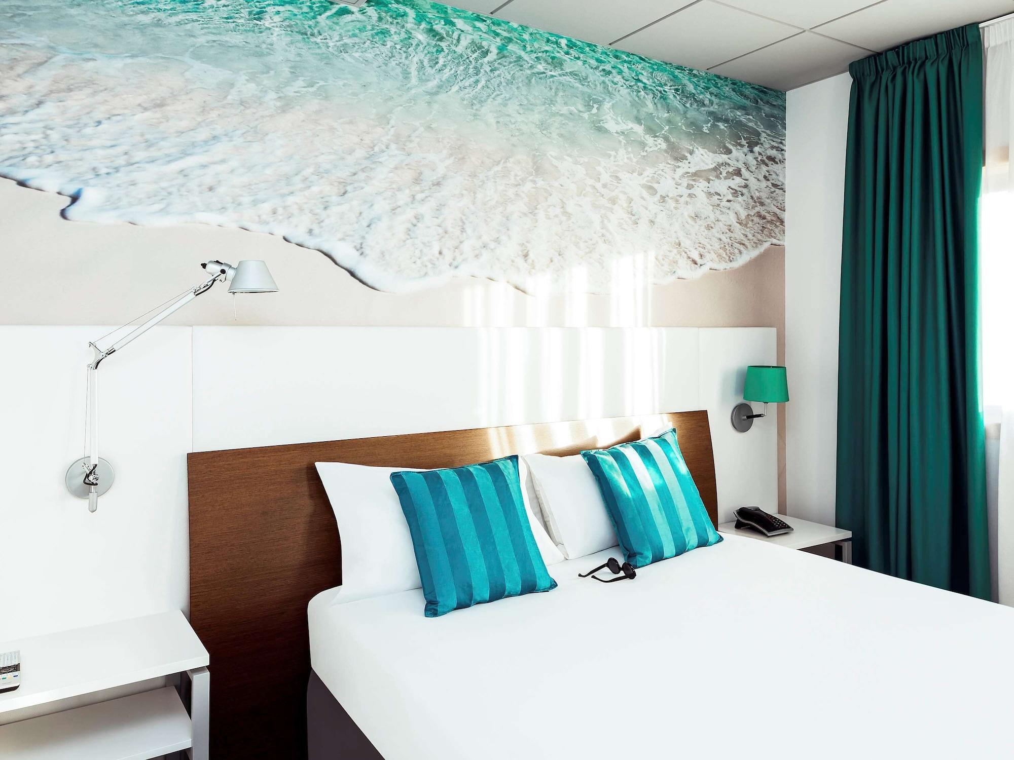 Ibis Styles A Coruna Exterior photo