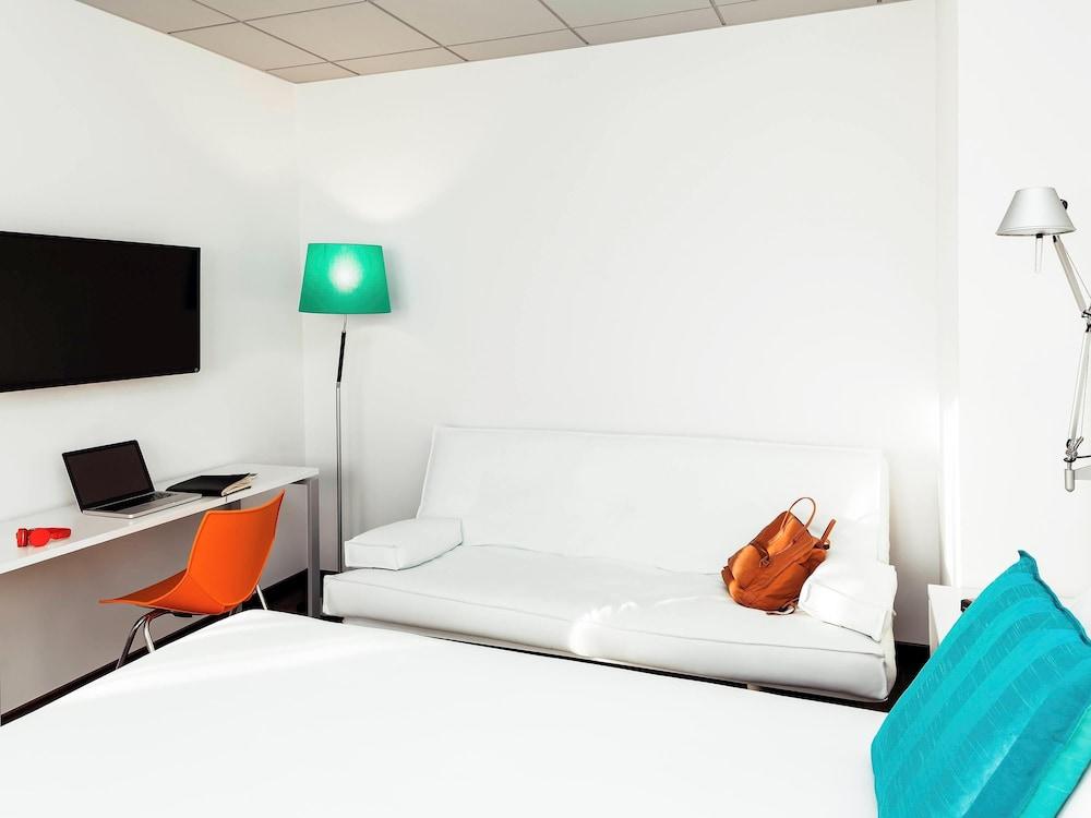 Ibis Styles A Coruna Exterior photo