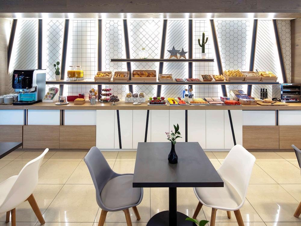 Ibis Styles A Coruna Exterior photo